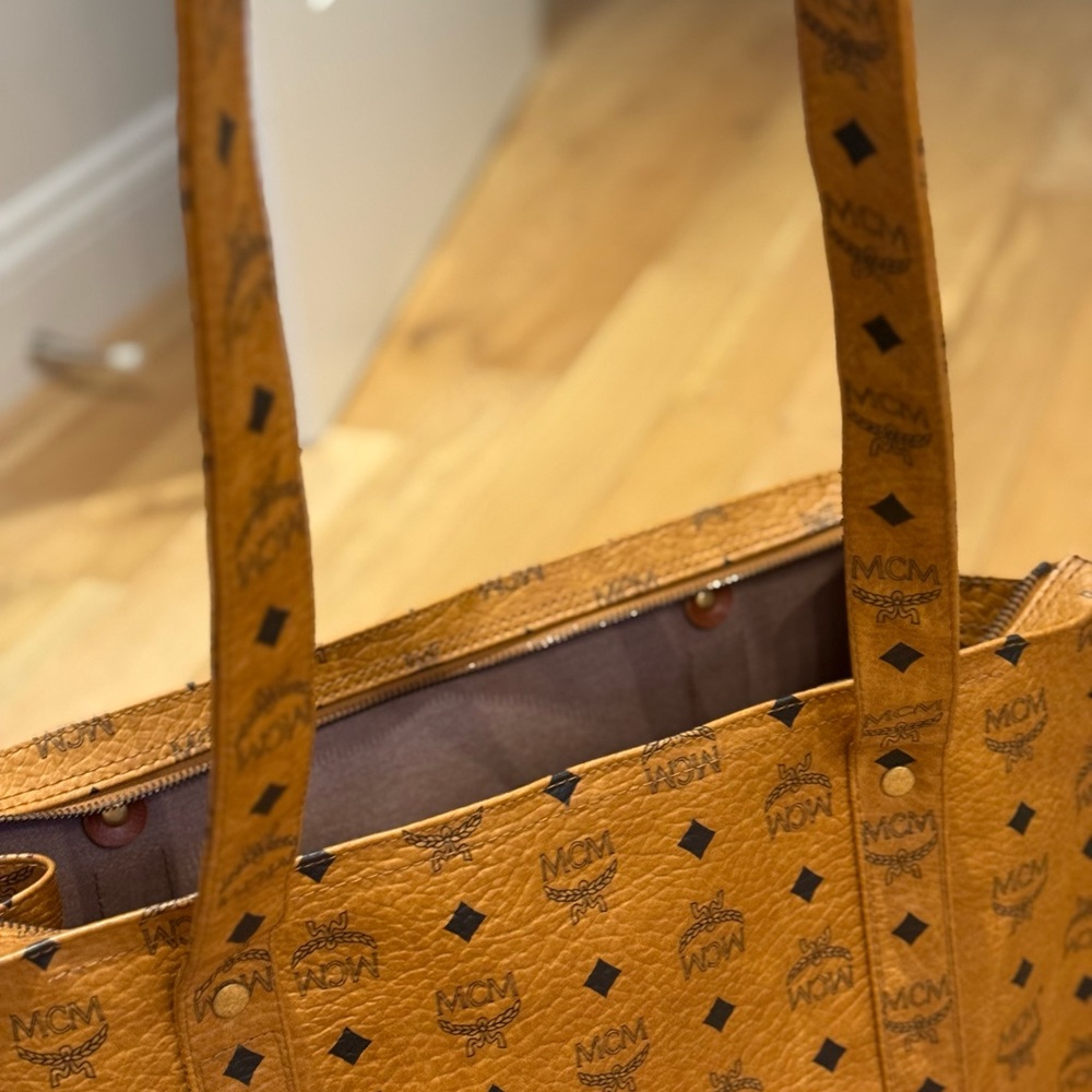 Authentic MCM Visetos tote - Picture 11 of 16